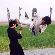 、