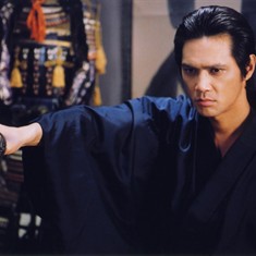 、