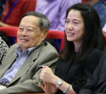 82岁杨先生：妻子病逝娶翁帆，相守17年
