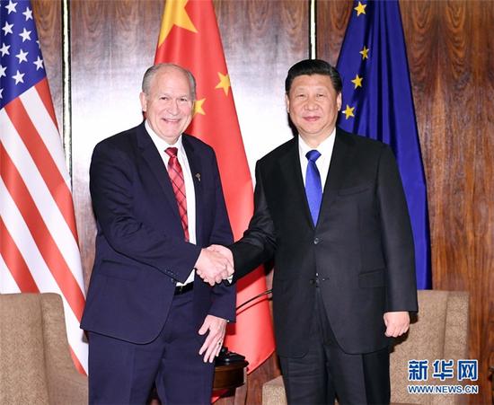 国家主席习近平和加州州长沃克