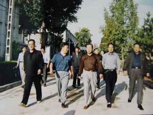  国家环境保护部部长周生贤视察学院