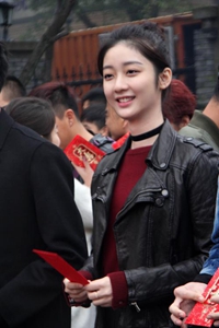 戚砚笛