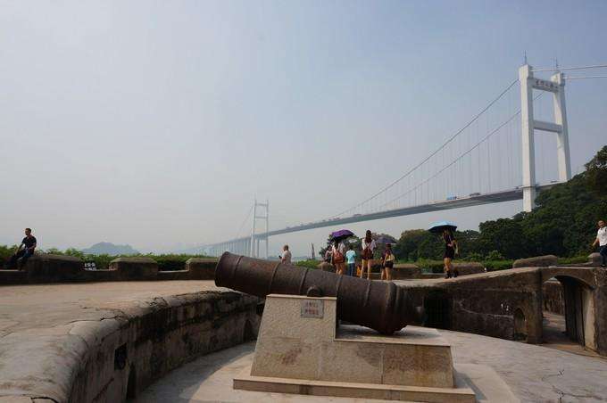 威远炮台一景