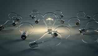 电灯泡是谁发明的 世界上第一个电灯泡是谁发明的