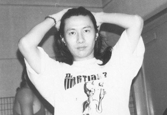 年轻时的郑钧