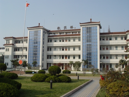 盐城市第一中学一景