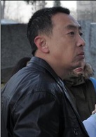 年朝阳演员 范雷有担当、有奉献、同样也有自私的一面。当年朝阳得知小月并非自己的亲生骨肉时，他的反应首先是选择将满身的怨气撒向妻子木兰，他认为自己这些年为了养育这个孩子吃了很大的亏。但慢慢的，年