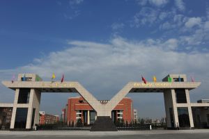 西安医学院 学校东大门