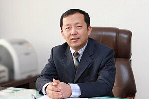 济南大学校长程新