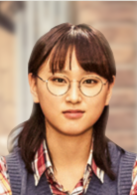 成宝拉演员：刘慧英；全美善（中年）国立首尔大学二年级生，生于1968年。德善的姐姐。从小成绩优秀，是韩国名门首尔大学数学系二年级生，也十分热爱参与学生运动。性情爆躁，是家里的小霸王。常常会欺负
