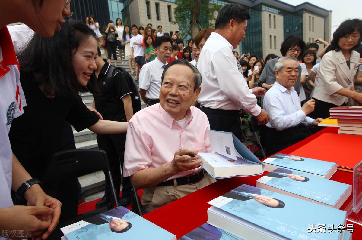82岁杨先生：妻子病逝娶翁帆，相守17年