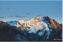 晨曦中的唐古拉山