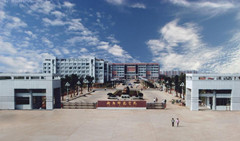 学校大门
