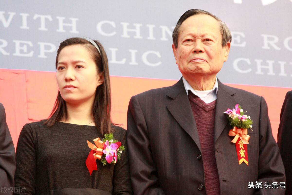 82岁杨先生：妻子病逝娶翁帆，相守17年