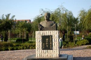 陶行知雕像