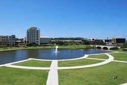 邦德大学