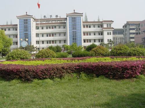 盐城市第一中学一景