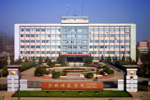 学校大门