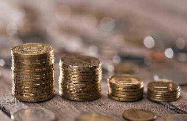 1万元存银行一年利息多少钱-